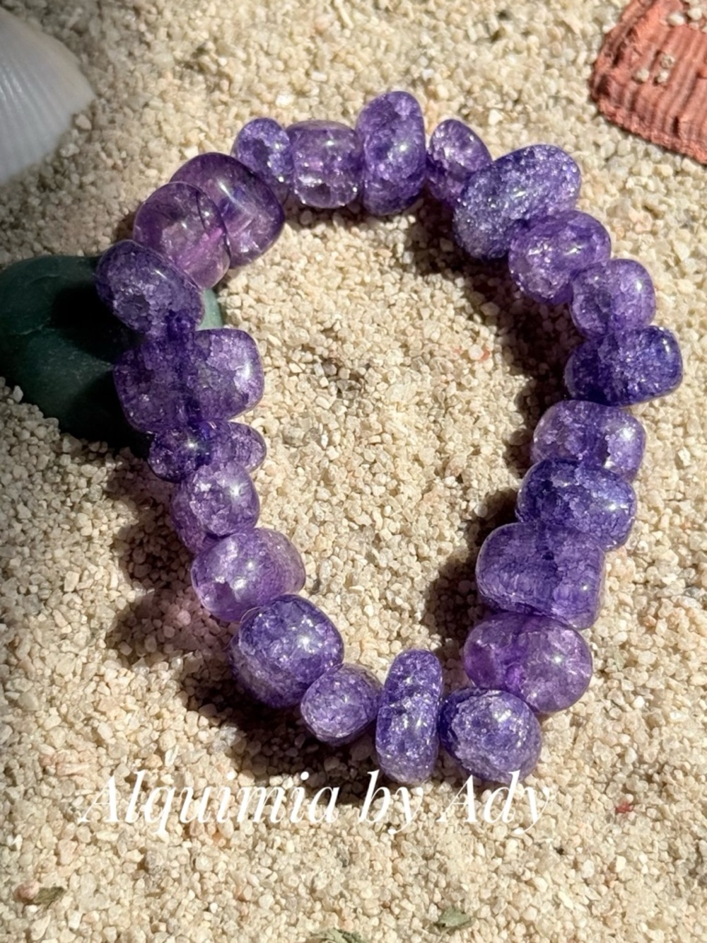 MONUMENTAL QUARTZ Purple Crackle Glass Nugget Stretch Bracelet